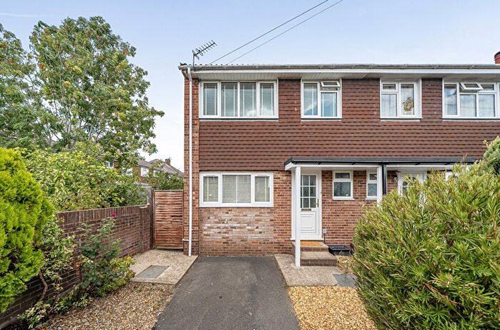 3 Bedroom Semi-Detached House For Sale In Cedar Avenue, Shirley, Southampton, Hampshire, SO15