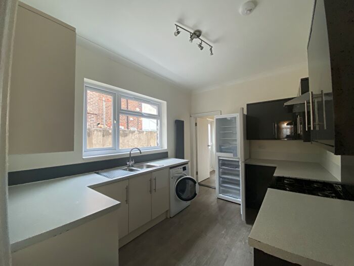 4 Bedroom Terraced House To Rent In Hudson Road. Southsea, PO5