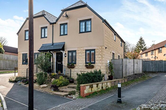 3 Bedroom Semi-Detached House To Rent In Manor Rise, Chiseldon, Wiltshire, SN4