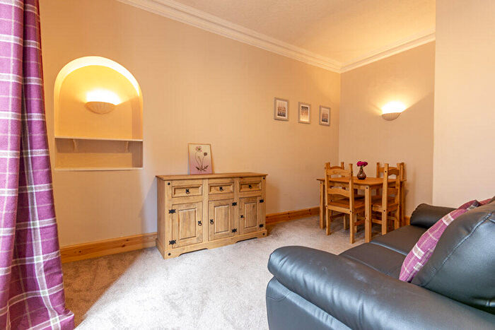 2 Bedroom Flat To Rent In L – Upper Grove Place, Edinburgh, EH3