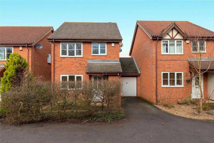 3 Bedroom Link Detached House To Rent In Lincolnshire Gardens, Warfield, Bracknell, Berkshire, RG42