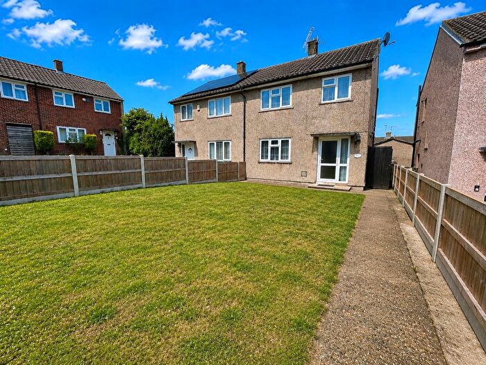 3 Bedroom Semi-Detached House For Sale In Purcell Road, Luton, Bedfordshire, LU4