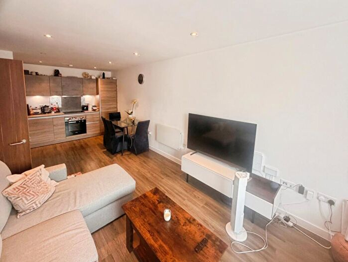 2 Bedroom Flat To Rent In Barel Yard, Manchester, M15