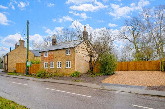 3 Bedroom Detached House To Rent In West Perry, Perry, PE28