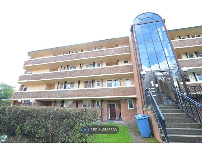 2 Bedroom Flat To Rent In Minster Court, Liverpool, L7