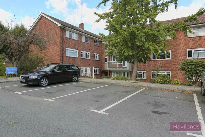 2 Bedroom Flat To Rent In Springbank, Winchmore Hill, N21