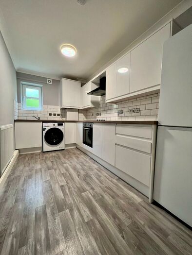 2 Bedroom Apartment To Rent In Roundhay Leeds, LS8