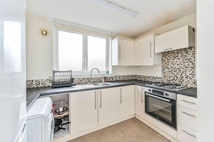 1 Bedroom Flat For Sale In Cromwell Road, Oval, London, SW9
