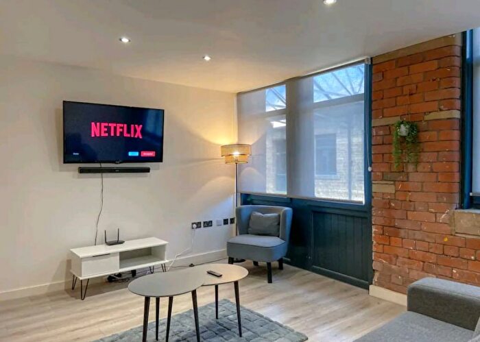 2 Bedroom Flat To Rent In Cape Street, Bradford, BD1