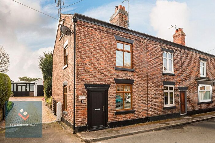 2 Bedroom Property For Sale In Chester Road, Kelsall, CW6