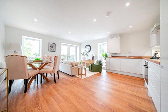 2 Bedroom Apartment For Sale In Apartment, Pavilion View, Swilgate Road, Tewkesbury, Gloucestershire, GL20