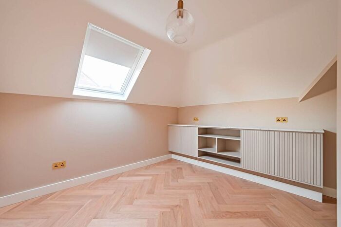 3 Bedroom Flat For Sale In , Crouch End, London, N8