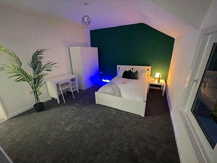 6 Bedroom Terraced House To Rent In Derbyshire Lane, Hucknall, Nottingham, NG15