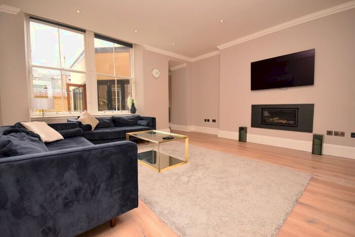 3 Bedroom Apartment To Rent In Drumsheugh Gardens, West End, Edinburgh, EH3