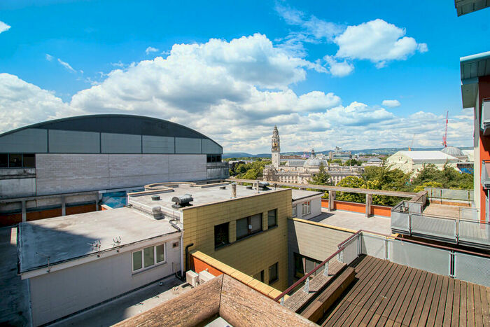 2 Bedroom Apartment To Rent In Park View, Greyfriars Road, Cardiff, CF10