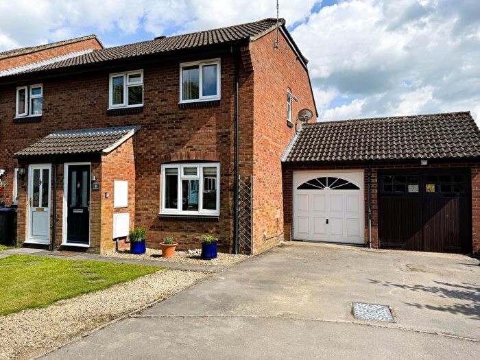 3 Bedroom Semi-Detached House To Rent In Granary Close, Devizes, SN10
