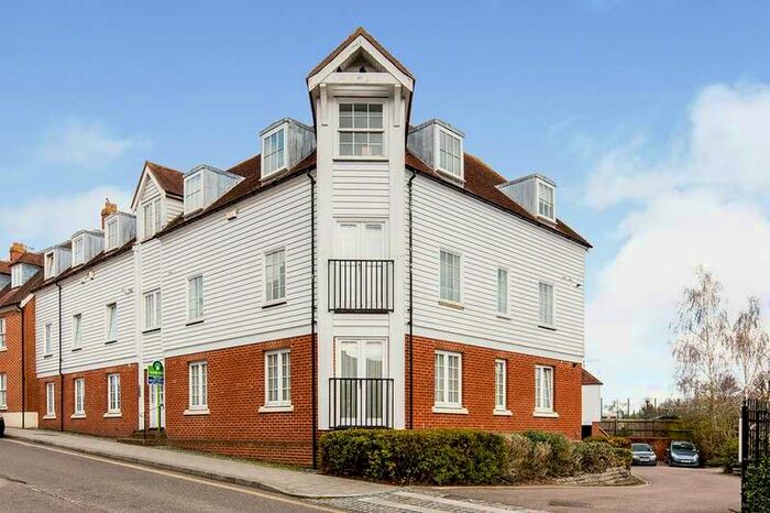 3 Bedroom Apartment To Rent In Station Road West, Canterbury, Kent, CT2