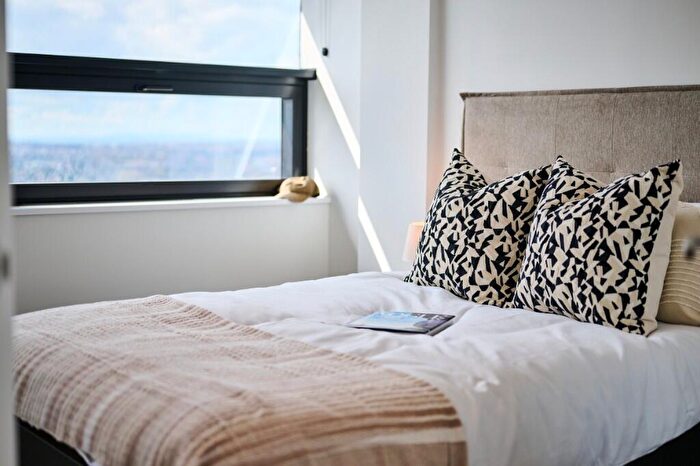 1 Bedroom Apartment To Rent In The Octagon - Great Charles Street Queensway, Birmingham, B3