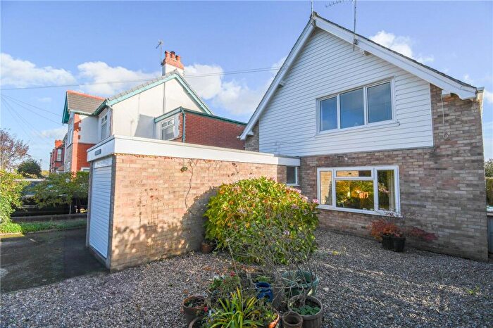 2 Bedroom Flat For Sale In Newton Park Road, Newton, Wirral, CH48