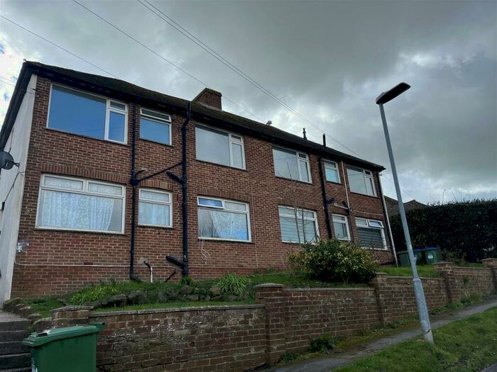 3 Bedroom Flat To Rent In Rose Walk Close, Newhaven, BN9