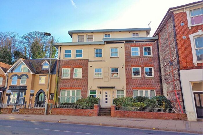 2 Bedroom Flat To Rent In Winchester City Centre, SO23
