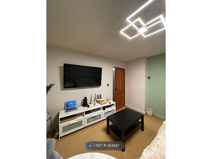 2 Bedroom Flat To Rent In Rosewall Court, London, SW19