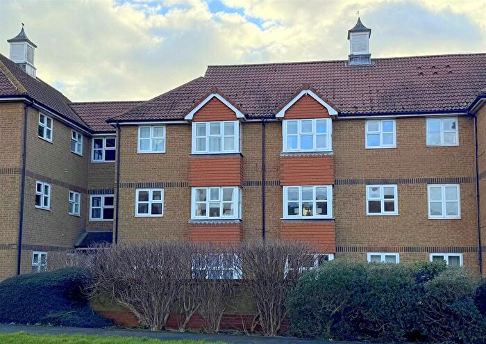 2 Bedroom Flat For Sale In Hudson Close, Eastbourne, BN23