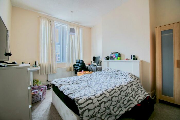 4 Bedroom Semi-Detached House To Rent In Ripon Gardens, Jesmond, Newcastle Upon Tyne, NE2