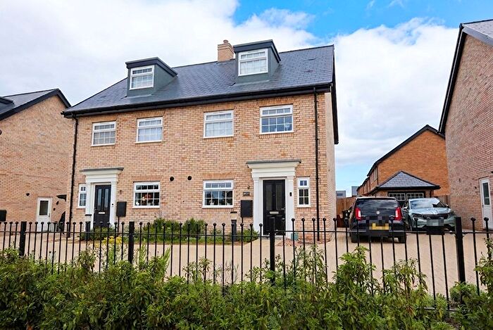 4 Bedroom Semi-Detached House For Sale In Foxglove Way, Ely, CB6