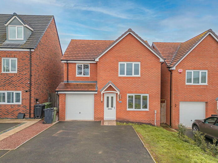 4 Bedroom Detached House For Sale In Owlham Close, Redditch, B97
