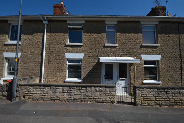 3 Bedroom Terraced House To Rent In Prospect Place, Old Town, Swindon, SN1