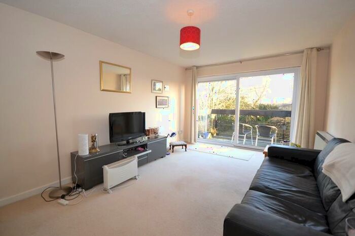 2 Bedroom Flat To Rent In Cairns Court, NR4