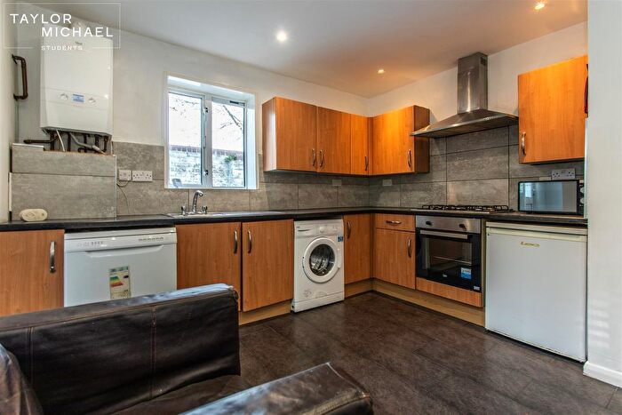 5 Bedroom Semi Detached House To Rent In Chailey Road, Brighton, BN1