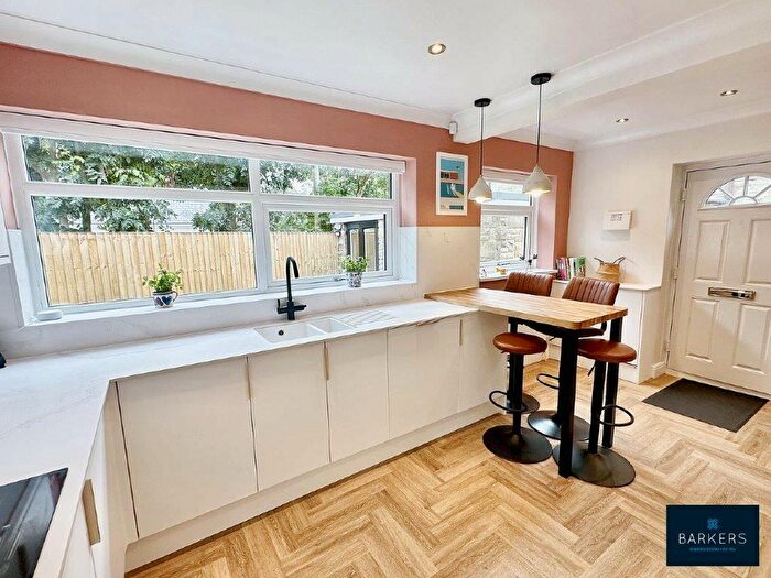 4 Bedroom Detached House For Sale In Oxford Road, Gomersal, BD19
