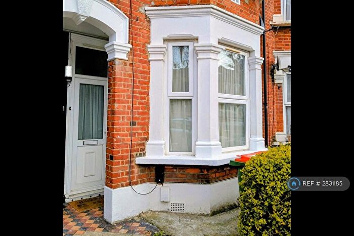 2 Bedroom Maisonette To Rent In Caledon Road, East Ham, E6