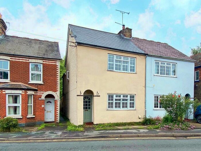 2 Bedroom Semi-Detached House To Rent In Vale Road, Aldershot, GU12