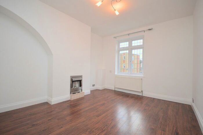 2 Bedroom Flat To Rent In Brockley Road, London SE4