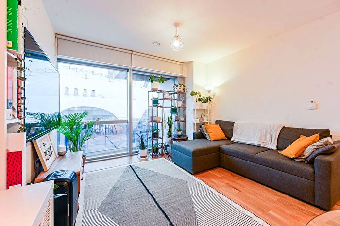 2 Bedroom Flat For Sale In Cutter Lane, North Greenwich, London, SE10