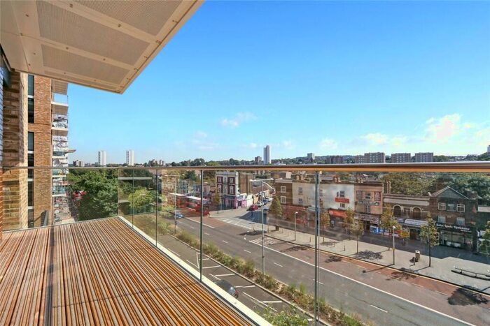 2 Bedroom Flat To Rent In Perrott Street, London, SE18