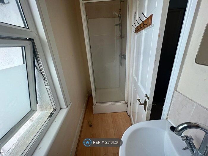 1 Bedroom Flat To Rent In Trehurst Street, London, E5