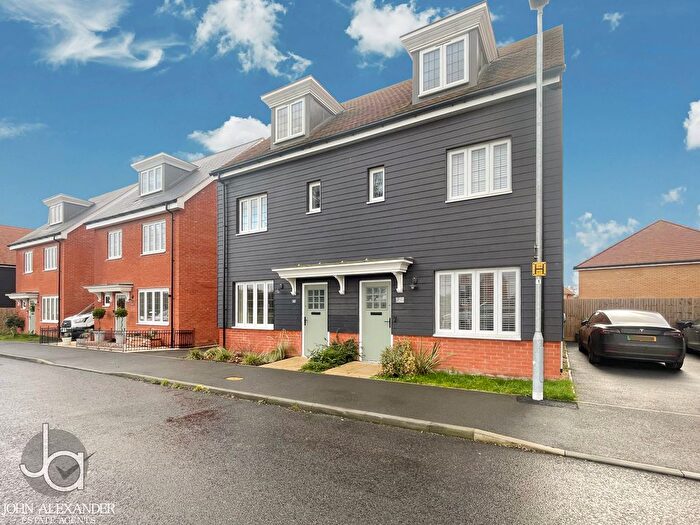 3 Bedroom Town House For Sale In Poppy Lane, Feering, CO5