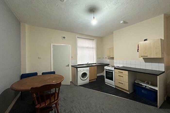 1 Bedroom Flat To Rent In Queen Victoria Road, Burnley, BB10