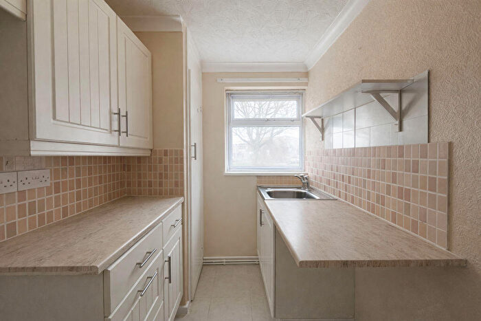 1 Bedroom Flat To Rent In South Street, Gosport, PO12