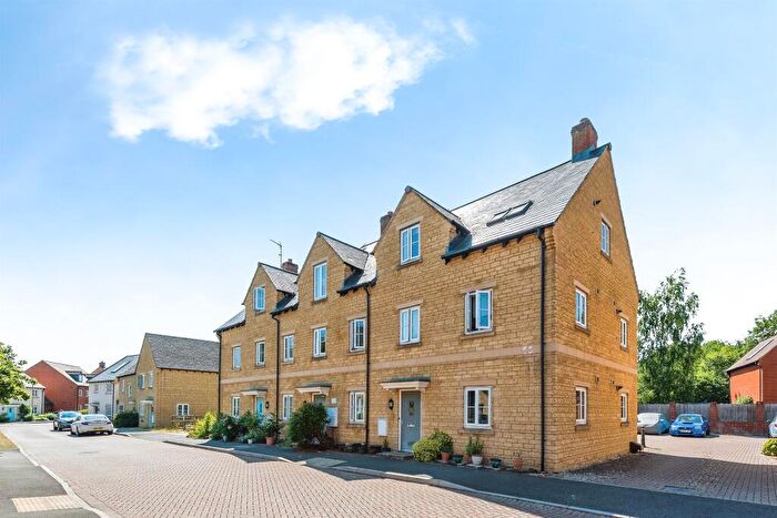 1 Bedroom Flat For Sale In Hazeldene Close, Eynsham, Witney, OX29