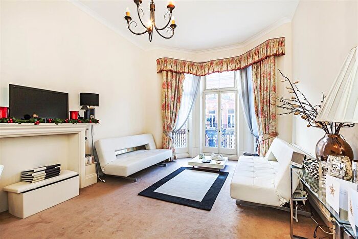 1 Bedroom Flat To Rent In Rosary Gardens, South Kensington, London, SW7