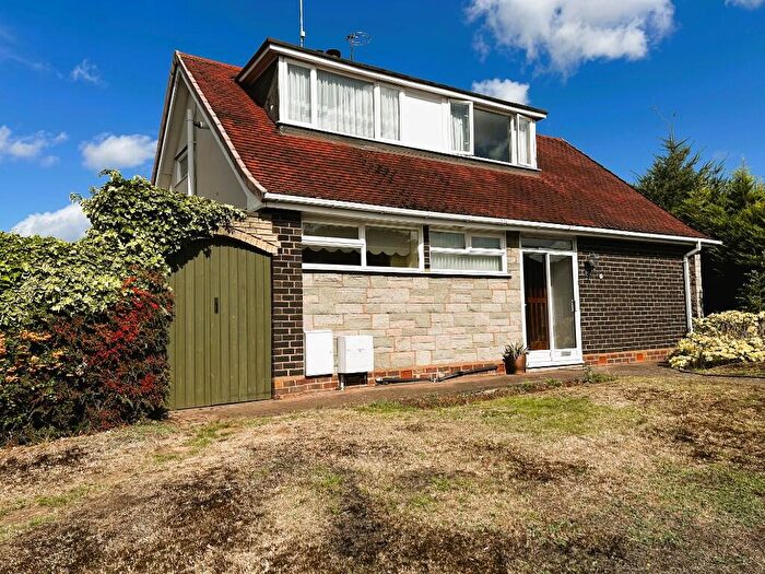 3 Bedroom Semi-Detached Bungalow For Sale In Menteith Close, Stourport-On-Severn, Worcestershire, DY13