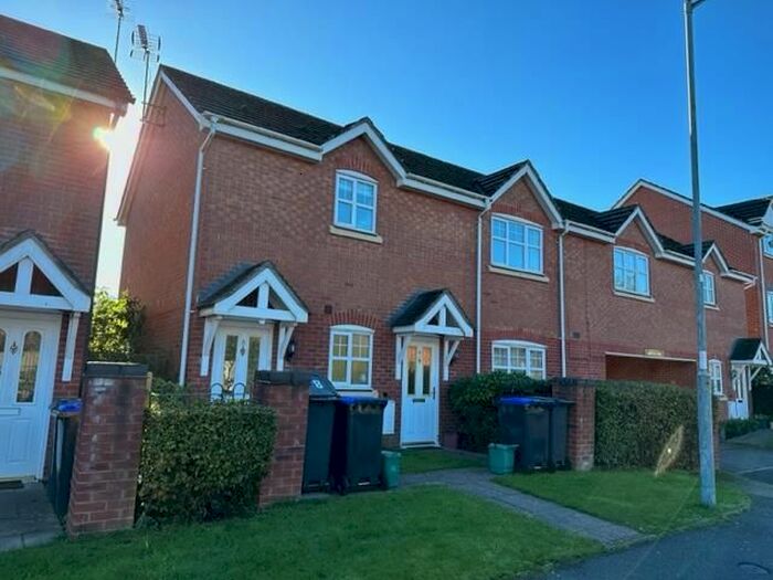 2 Bedroom Flat To Rent In Pipers Lane, Kenilworth, CV8