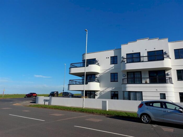 2 Bedroom Flat To Rent In Palm Bay Avenue, Cliftonville, Margate, CT9