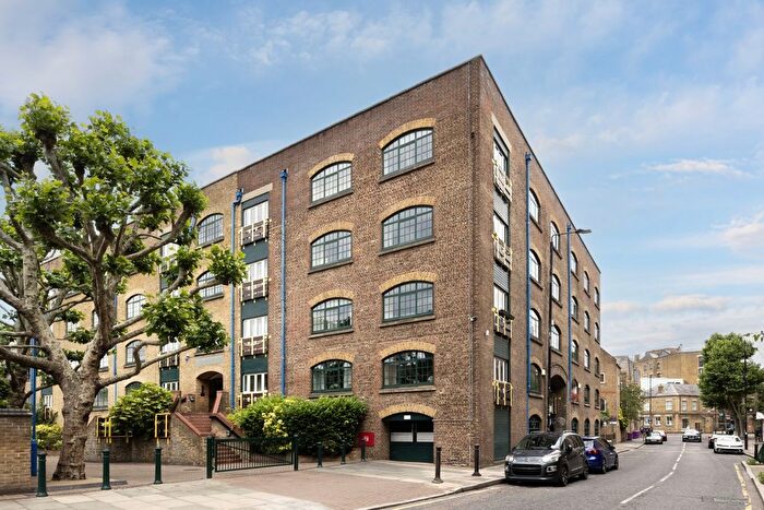 2 Bedroom Flat To Rent In Wapping High Street, London, E1W