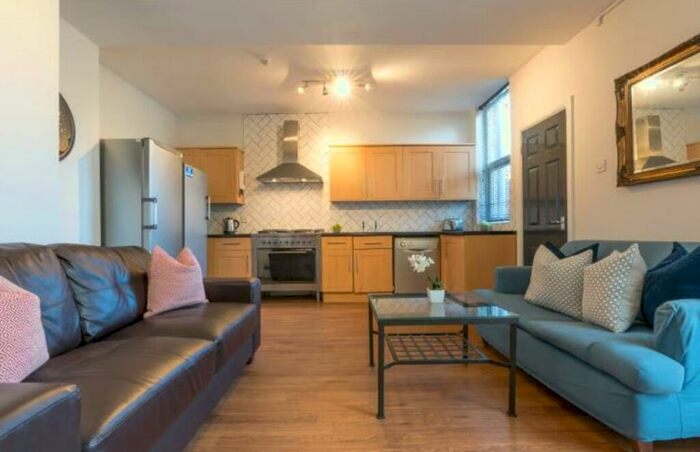 6 Bedroom House To Rent In Edmund Road, Southsea, Hampshire, PO4